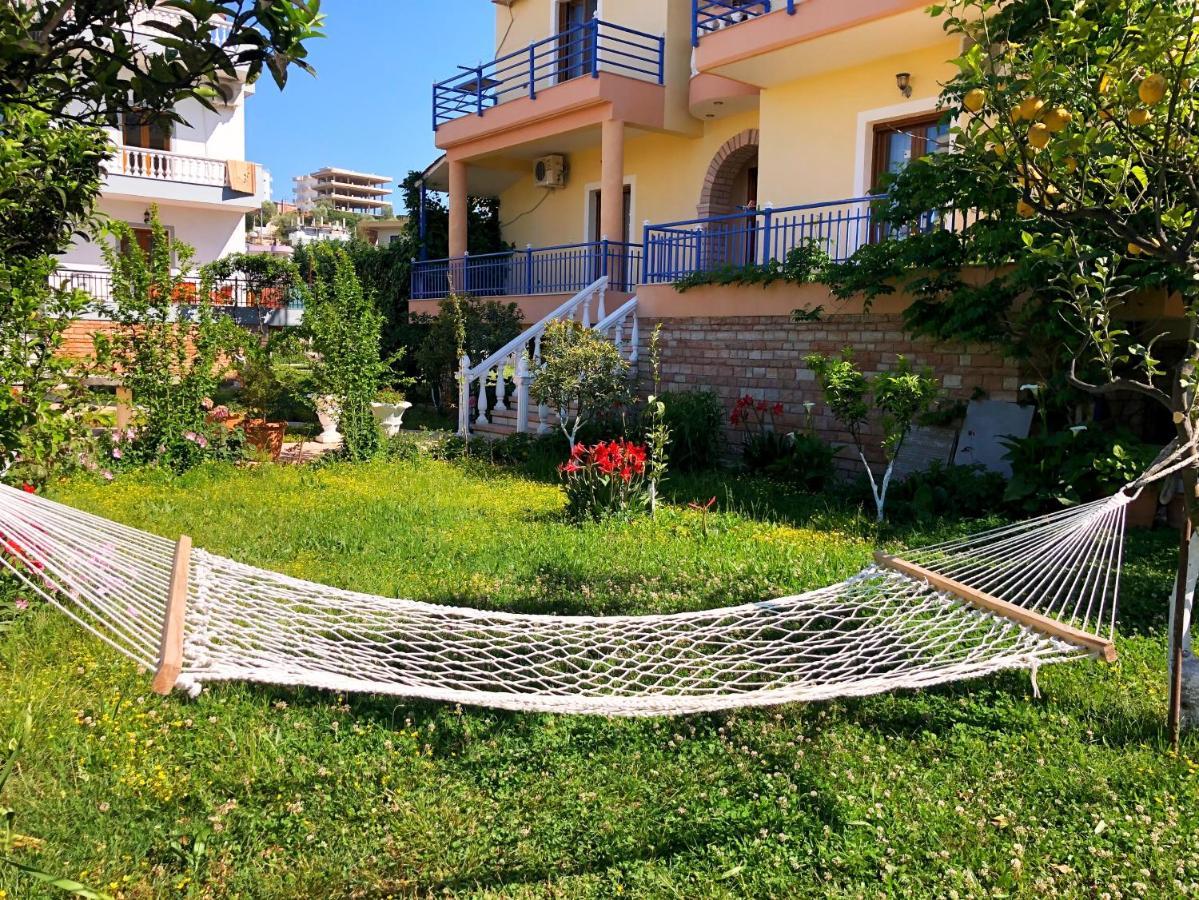Vila Laura Pasha Willa